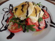 Knusper-Mozzarella auf Tomaten und Rucola - Rezept - Bild Nr. 6037