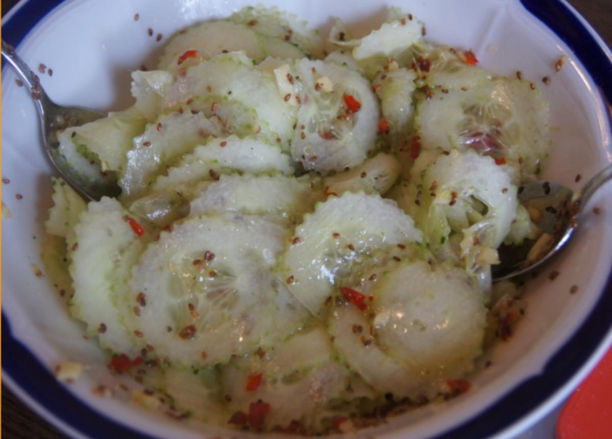 Spare Ribs mit Gurkensalat und gelben Zwiebel-Kartoffelstampf - Rezept - Bild Nr. 6058