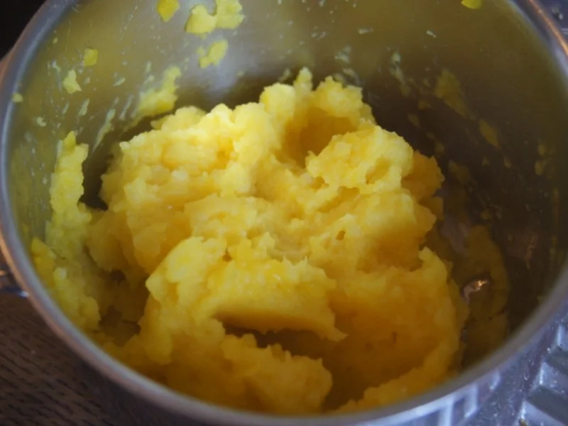 Spare Ribs mit Gurkensalat und gelben Zwiebel-Kartoffelstampf - Rezept - Bild Nr. 6062