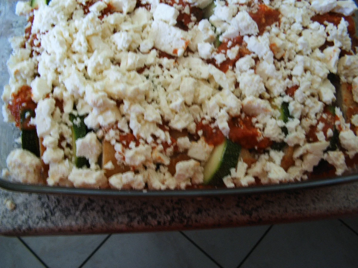 Rezept: Zucchini-Baguette -Auflauf mit Tomatensoße Bild Nr. 6053 Zucchini-Baguette -Auflauf mit Tomatensoße - Rezept - Bild Nr. 6053