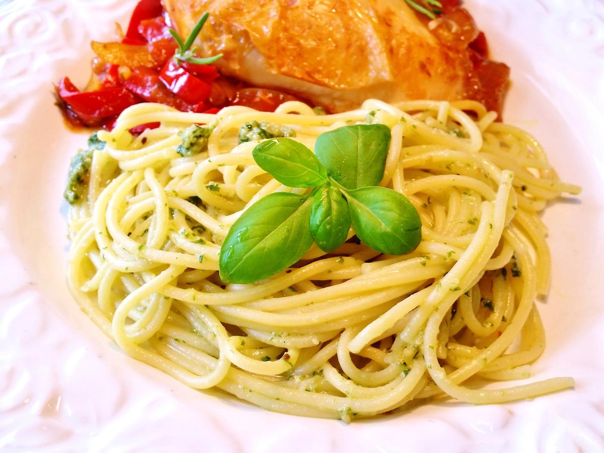 Pesto Genovese mit Spaghetti - Rezept - Bild Nr. 6063