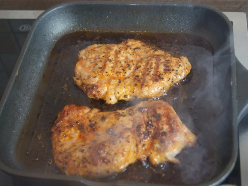 Schweinenackensteak mit Buttermais und Gewürz-Kartoffeln - Rezept - Bild Nr. 6062