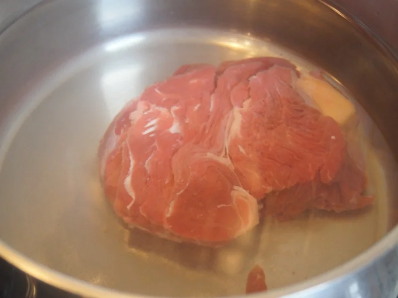 Rezept: Kräftige Rindfleischsuppe mit Gemüse Bild Nr. 4 Kräftige Rindfleischsuppe mit Gemüse - Rezept - Bild Nr. 4