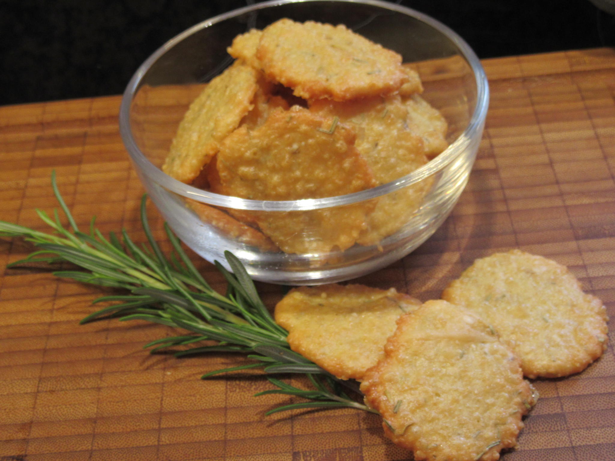 Bilder für Pikantes Backen: Parmesanplätzchen - Rezept