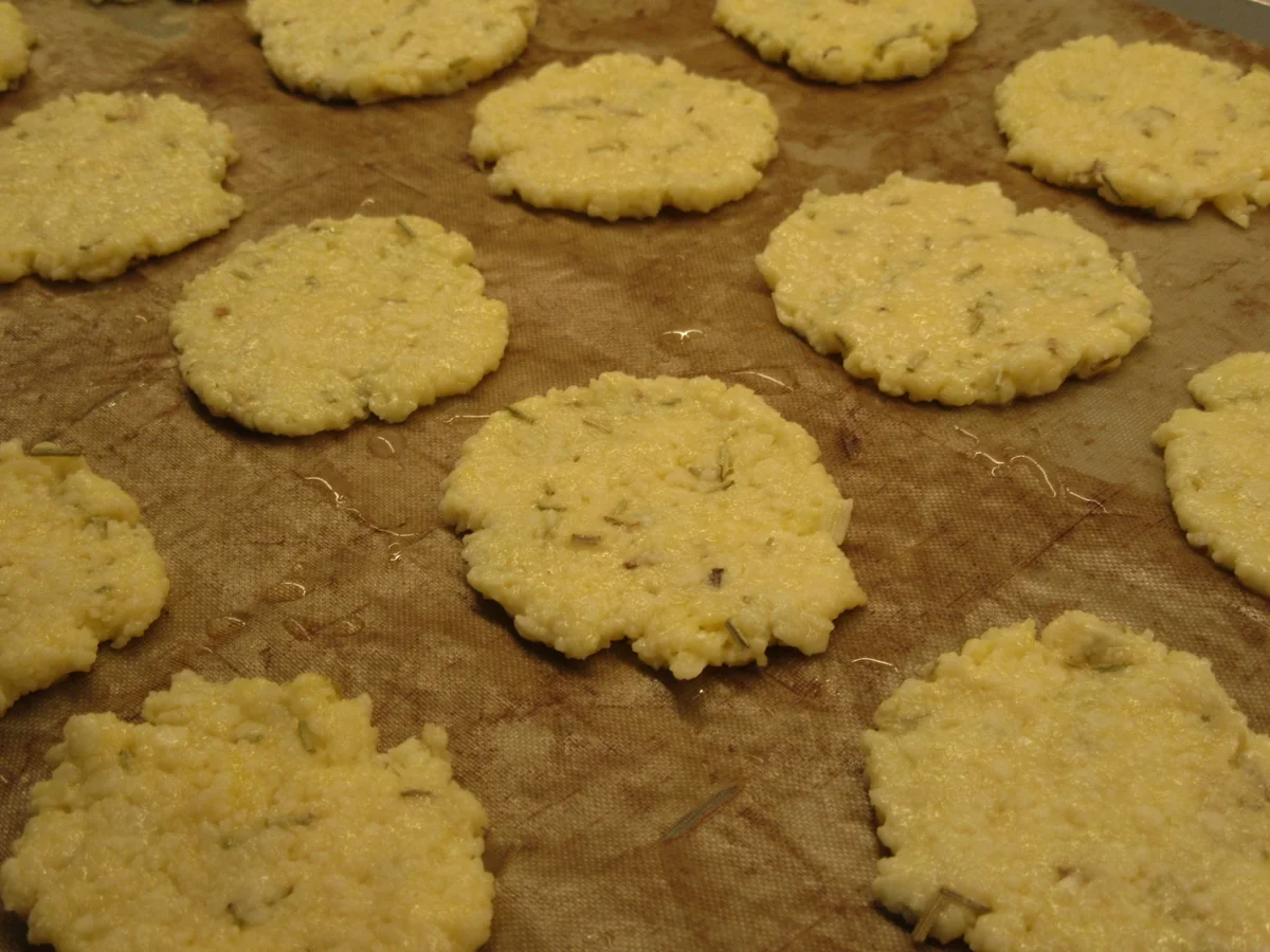 Rezept: Pikantes Backen: Parmesanplätzchen Bild Nr. 6064 Pikantes Backen: Parmesanplätzchen - Rezept - Bild Nr. 6064