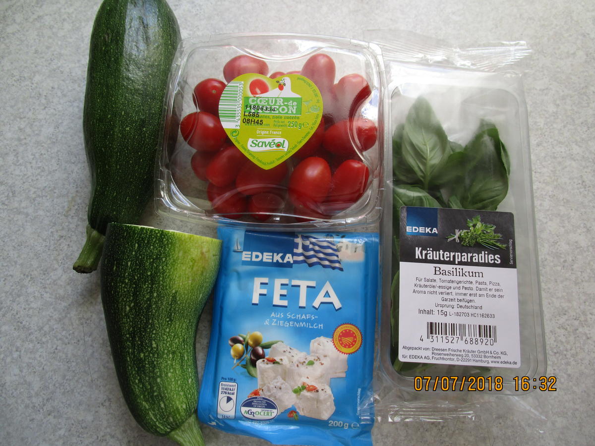 Die nächste Vitaminbombe mit Zucchini, Tomaten und Feta-Käse - Rezept - Bild Nr. 6061
