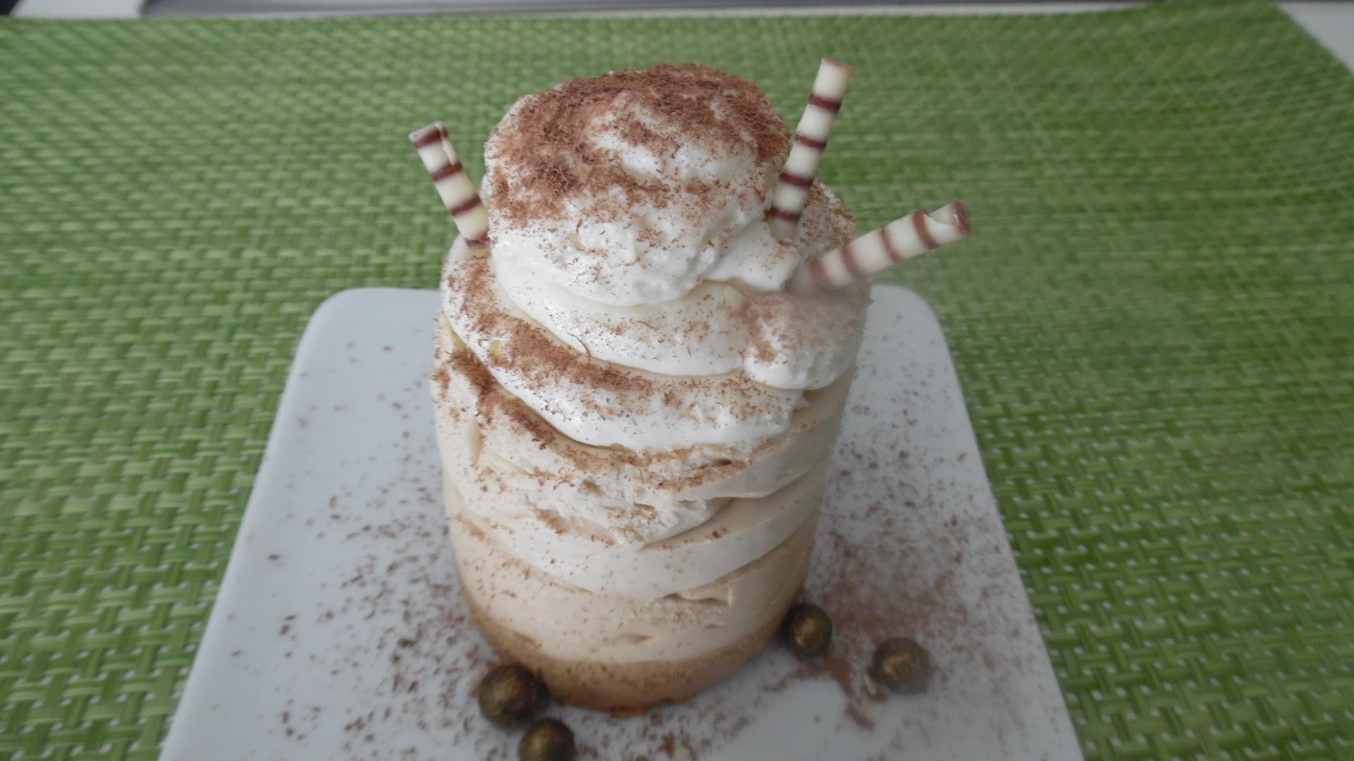 Bilder für Latte Macchiato-Mousse-Türmchen - Rezept