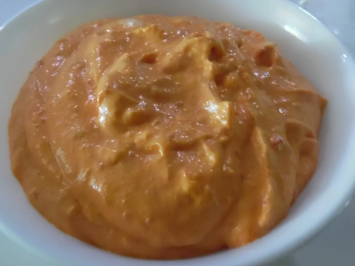 Lammrücken vom Grill, scharfer Feta-Bohnensalat und Ajvar-Feta-Creme - Rezept - Bild Nr. 3