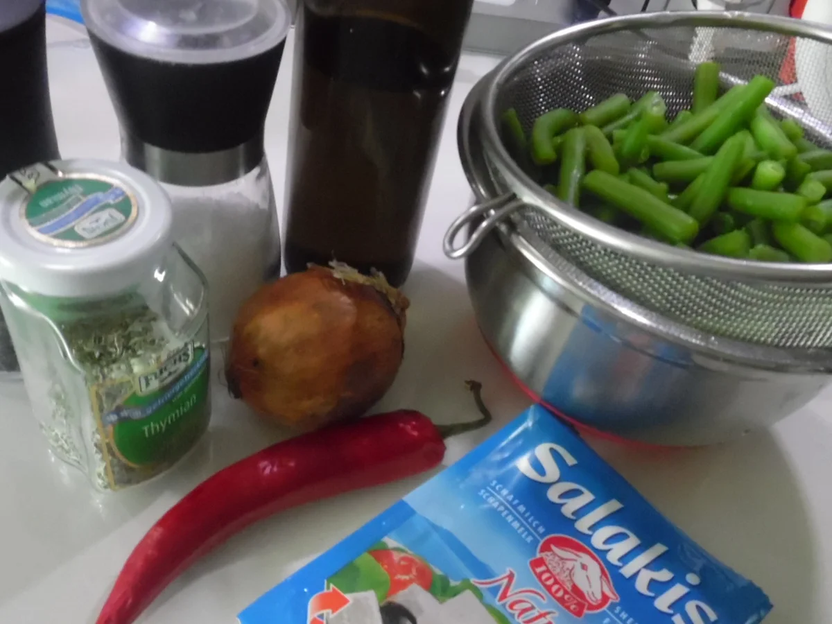 Lammrücken vom Grill, scharfer Feta-Bohnensalat und Ajvar-Feta-Creme - Rezept - Bild Nr. 5