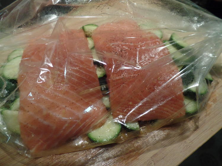 Lachs mit Zucchini und Dillcreme - einfach - von Sheeva1960