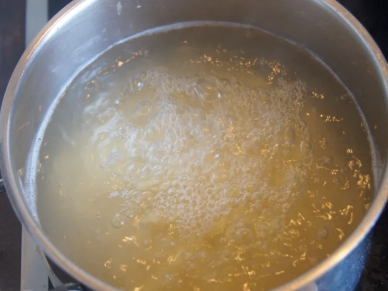 Rezept: Rinderroulade mit herzhafter Sauce, Rotkohl und Nudeln Bild Nr. 6072 Rinderroulade mit herzhafter Sauce, Rotkohl und Nudeln - Rezept - Bild Nr. 6072