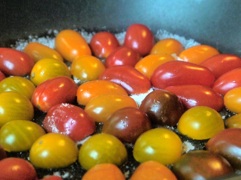 lauwarme Vanille-Tomaten mit Büffelmozzarella - Rezept - kochbar.de