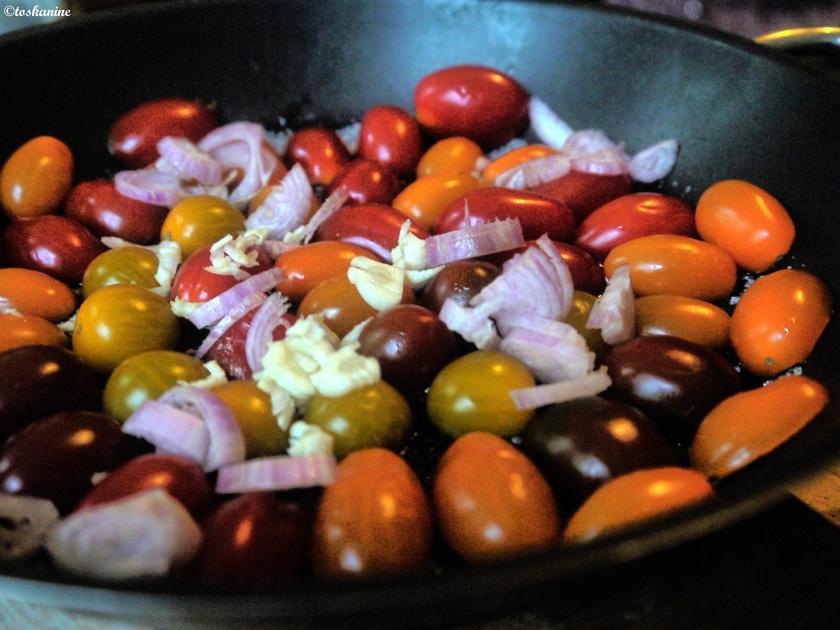 lauwarme Vanille-Tomaten mit Büffelmozzarella - Rezept - kochbar.de