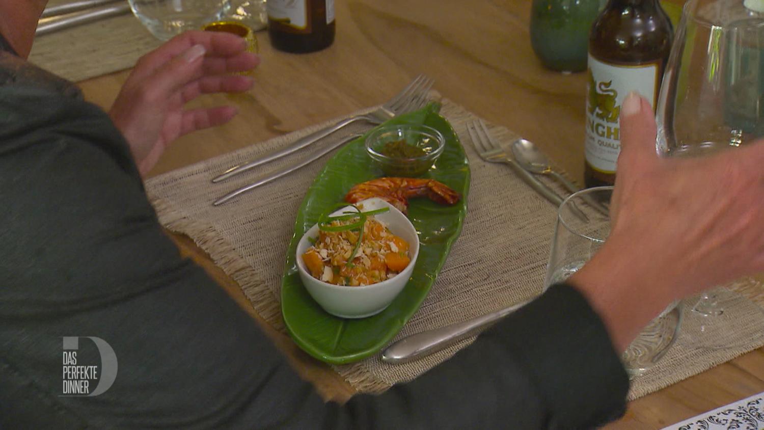 Asiatischer Papaya-Salat mit Scampi und Erdnuss-Pesto - Rezept - kochbar.de