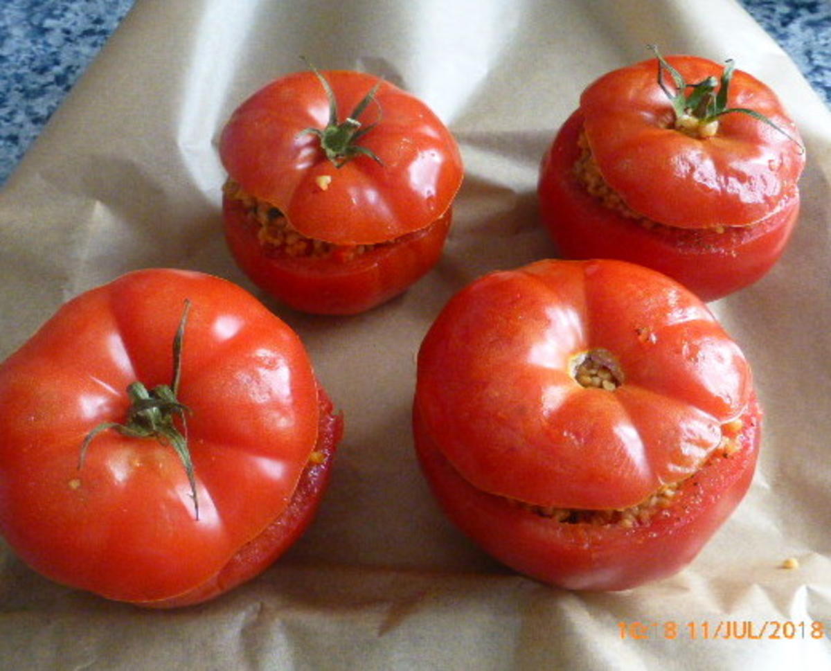 Gebackene Tomaten gefüllt mit Bulgursalat und Minzjoghurt - Rezept - Bild Nr. 6076