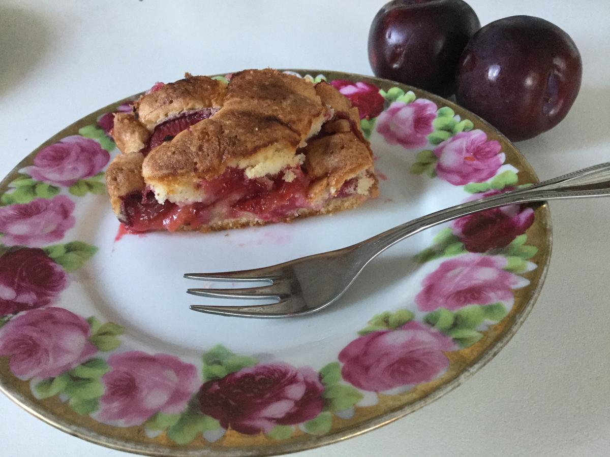 Einfacher Pflaumenkuchen mit Schuß - Rezept - kochbar.de