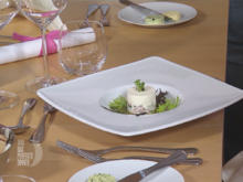 Törtchen vom geräucherten Bodensee-Felchen mit Meerrettichmousse und Kräutervinaigrette - Rezept - Bild Nr. 2