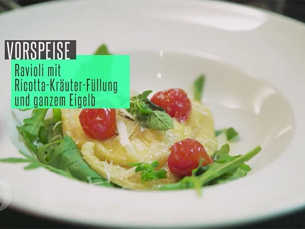 Rezept: Ravioli mit Ricotta-Kräuter-Füllung in Salbeibutter, garniert mit Ofentomaten Bild Nr. 6096 Ravioli mit Ricotta-Kräuter-Füllung in Salbeibutter, garniert mit Ofentomaten - Rezept - Bild Nr. 6096