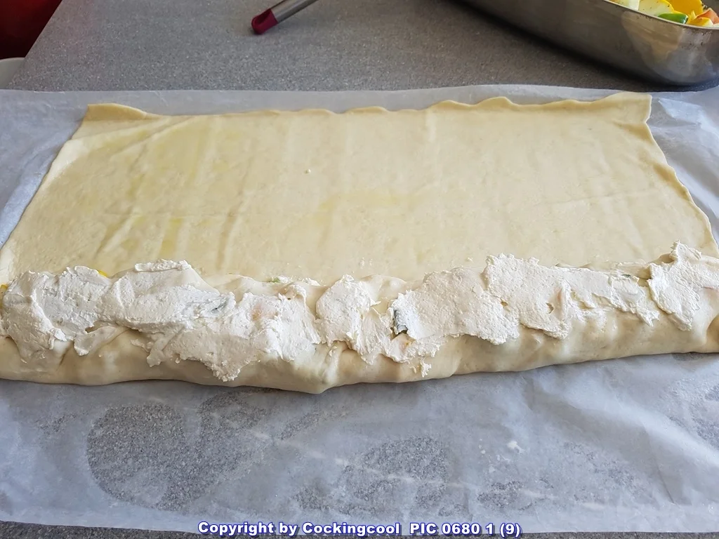 Pizza Brotteig deftig gefüllt mit Gemüse dazu FETA Stick`s - Rezept - Bild Nr. 6091