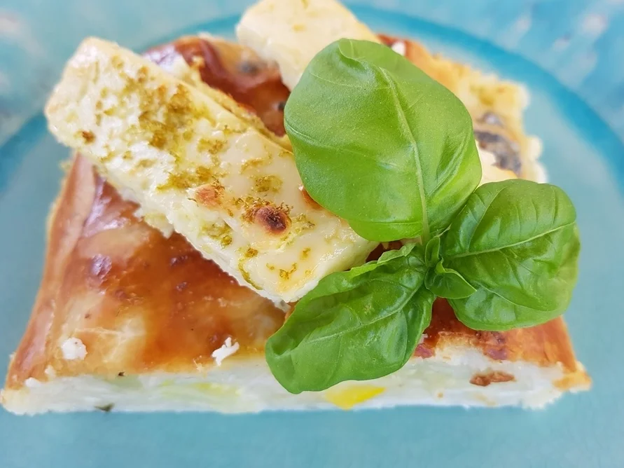 Pizza Brotteig deftig gefüllt mit Gemüse dazu FETA Stick`s - Rezept - Bild Nr. 6098
