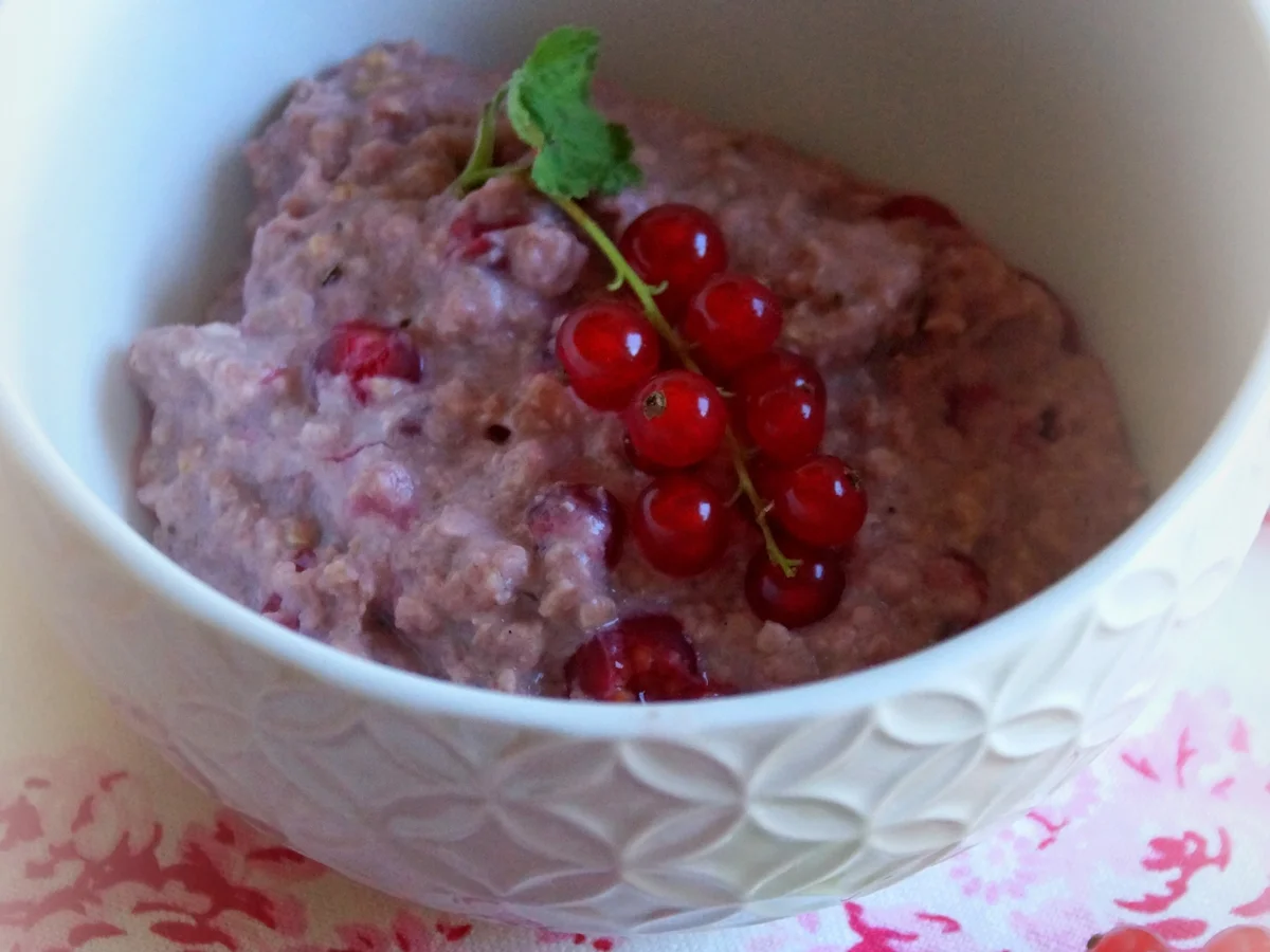 Frühstück: Kokos-Johannisbeer-Porridge - Rezept - Bild Nr. 2