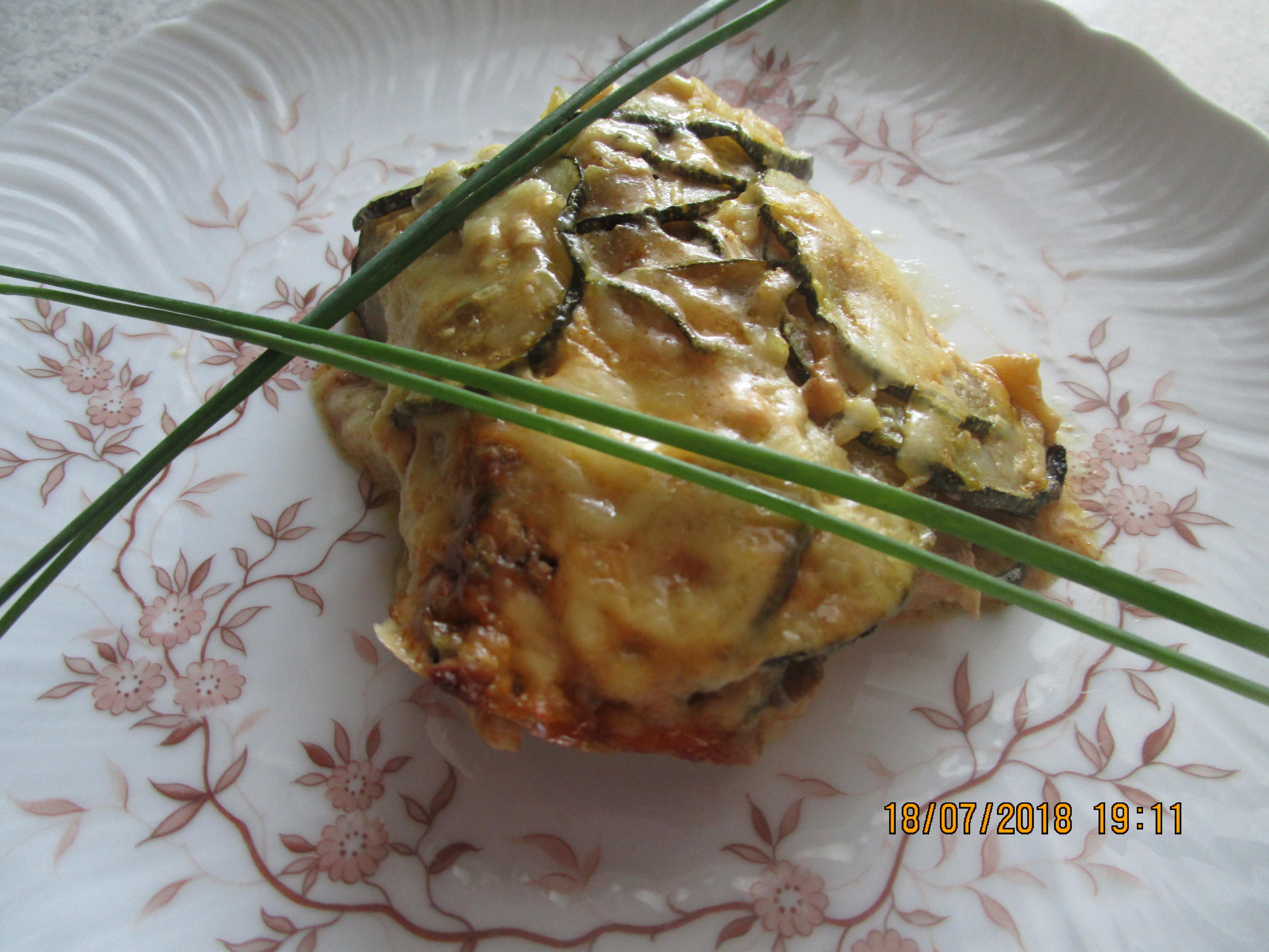 Bilder für Auflauf: Zucchini mit Hähnchen und Senfsahnesauce - Rezept