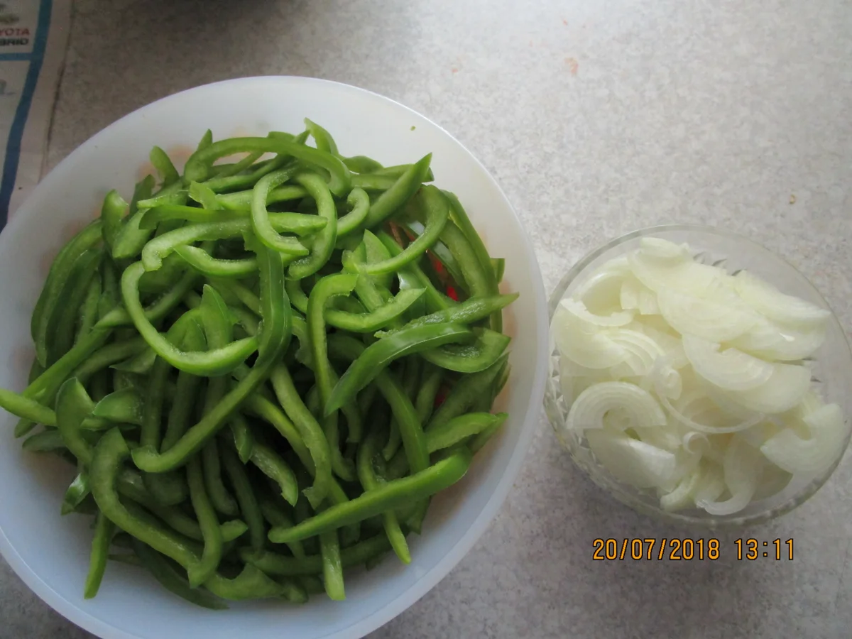 Paprika-Zucchini-Zwiebel-Gemüse m. Knobi - Rezept - Bild Nr. 6106