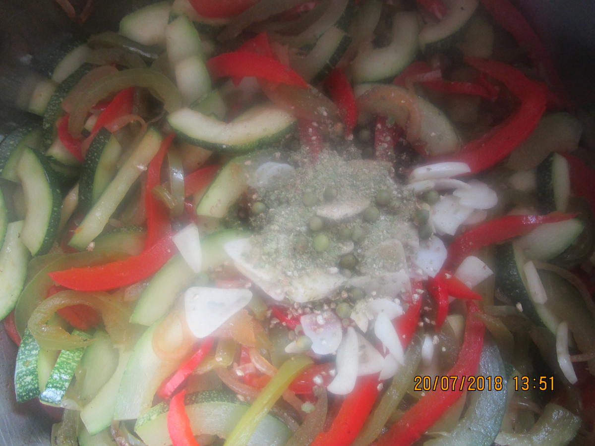 Paprika-Zucchini-Zwiebel-Gemüse m. Knobi - Rezept - Bild Nr. 6111