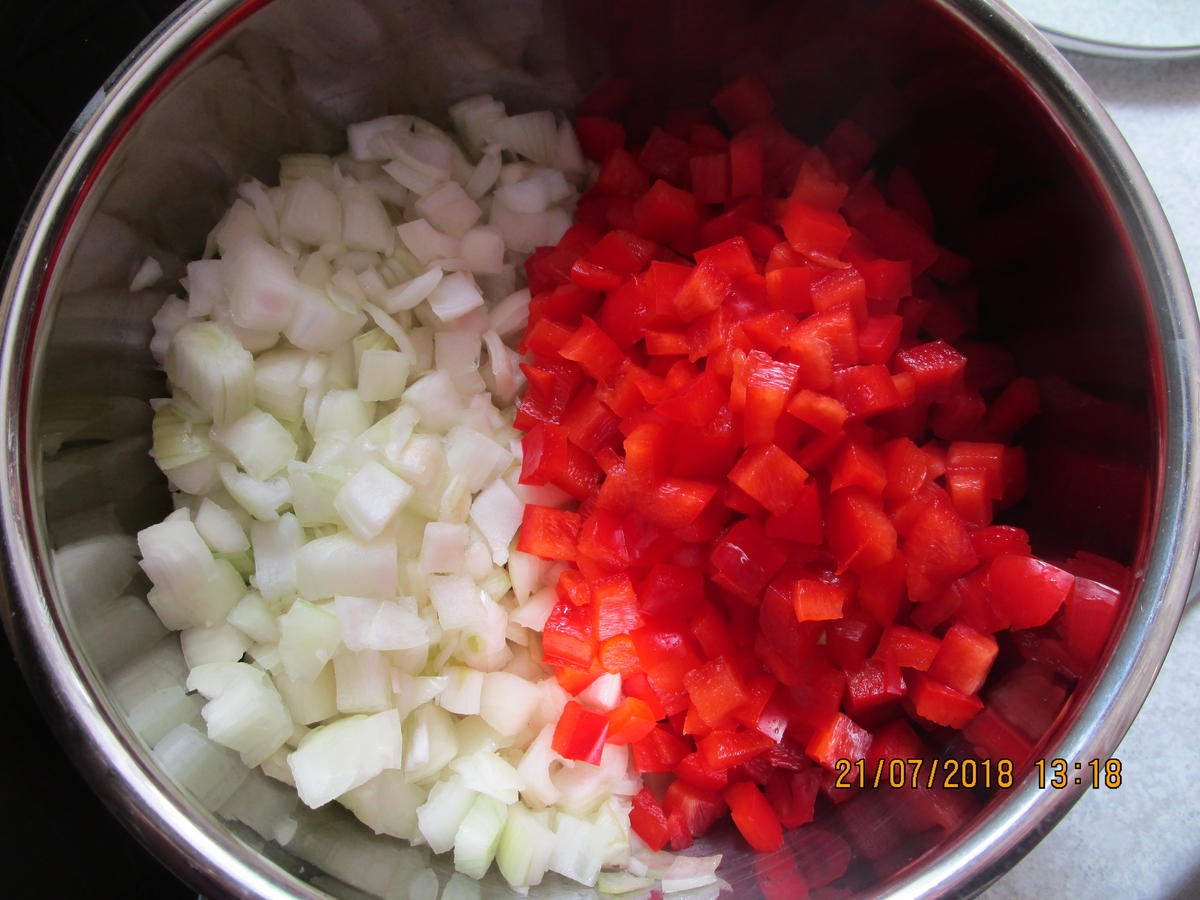 Eingemachtes: Relish aus Zwiebeln und roter Paprika - Rezept - kochbar.de