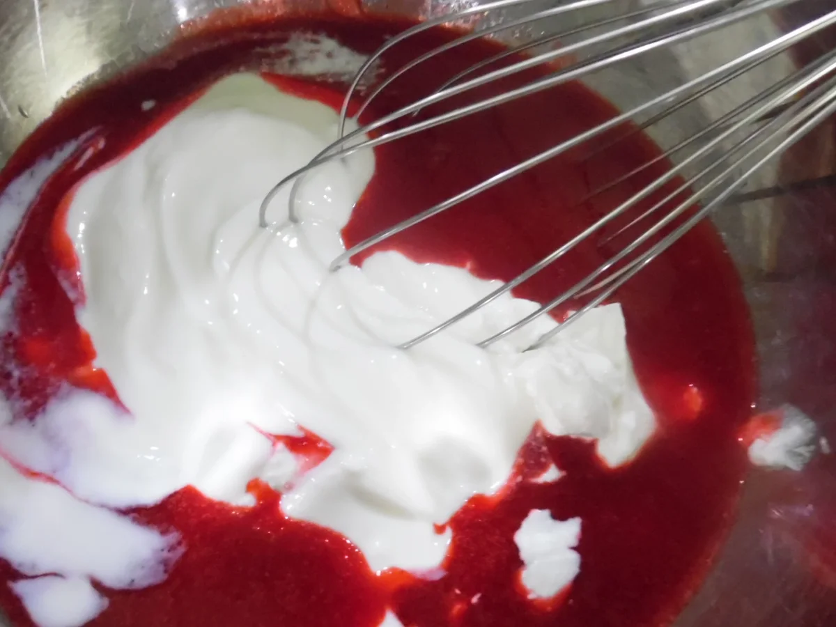 Rezept: Erdbeer-Traum mit "Kuss" Bild Nr. 6120 Erdbeer-Traum mit "Kuss" - Rezept - Bild Nr. 6120