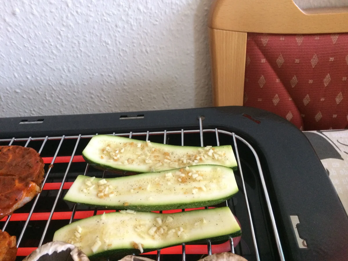Rezept: gegrillte Knoblauchzucchini Bild Nr. 6115 gegrillte Knoblauchzucchini - Rezept - Bild Nr. 6115