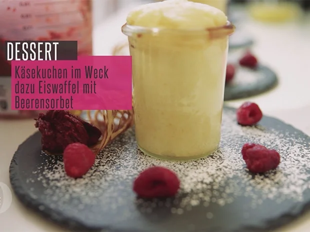Käsekuchen im Weck mit selbstgemachter Eiswaffel und Beerensorbet - Rezept - Bild Nr. 6111