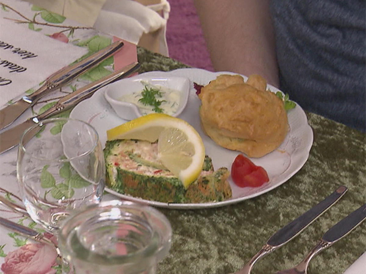 Lachsroulade / Windbeutel mit Krabben - Rezept von Das perfekte Dinner