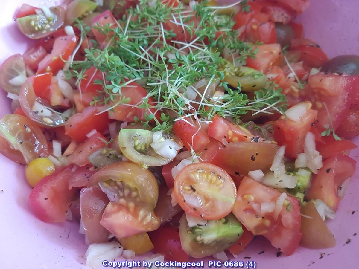 Tomatensalat schnell zubereitet und im Geschmack sehr erfrischend - Rezept - Bild Nr. 6118