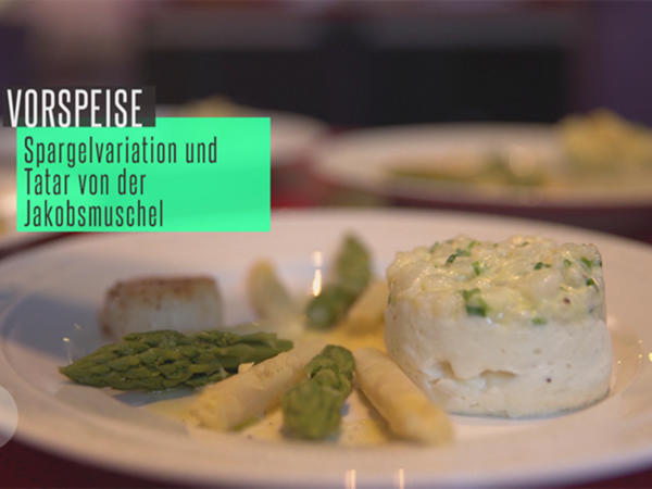 Spargel, Spargelmousse, Tatar von der Jakobsmuschel und gebratene ...