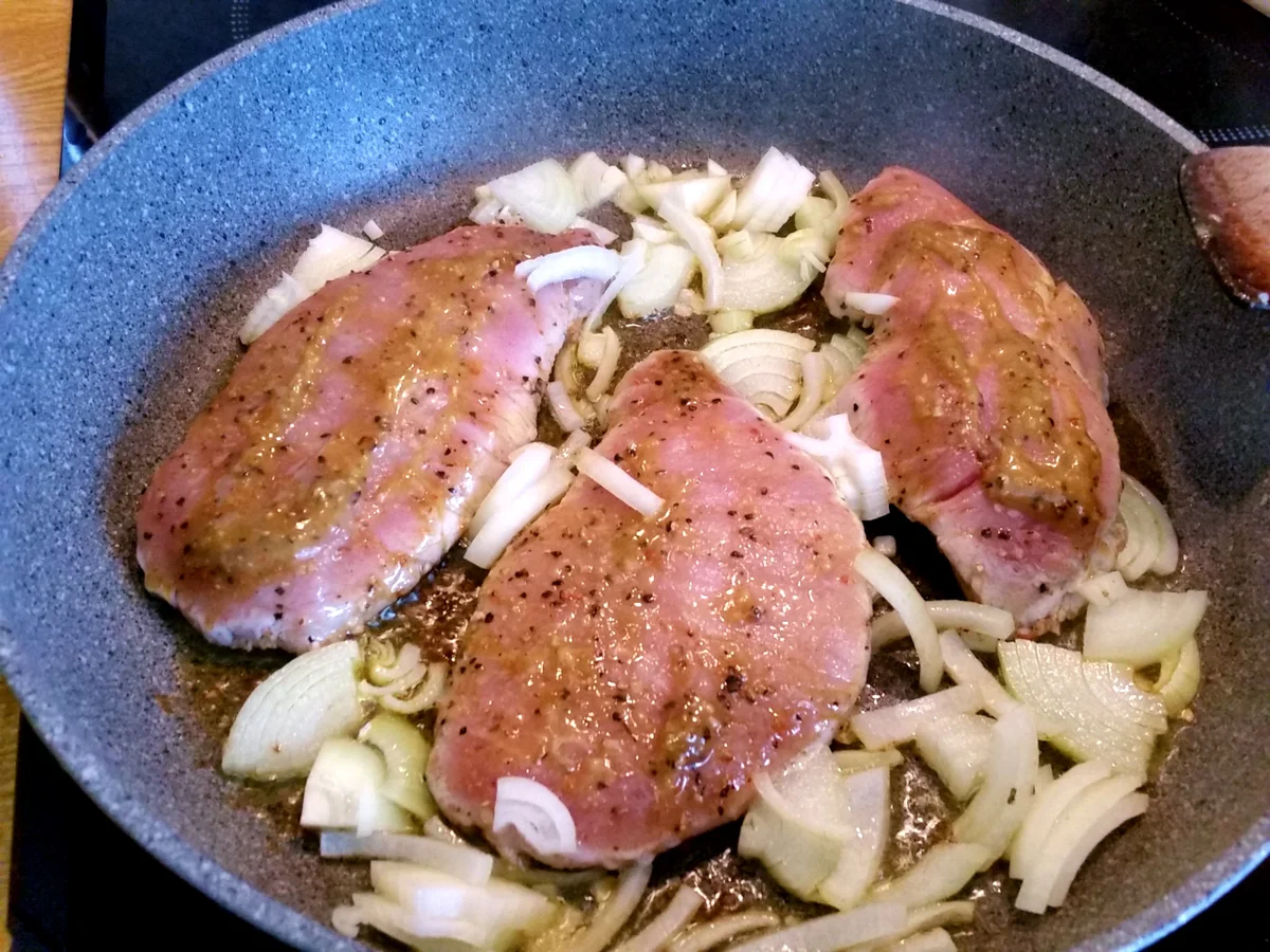 Rezept: Marinierte Schweine-Steaks Bild Nr. 6120 Marinierte Schweine-Steaks - Rezept - Bild Nr. 6120