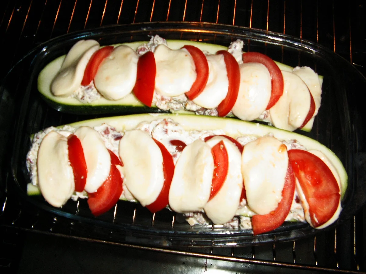 Gefüllte Zucchini mit Käse - Rezept - Bild Nr. 4