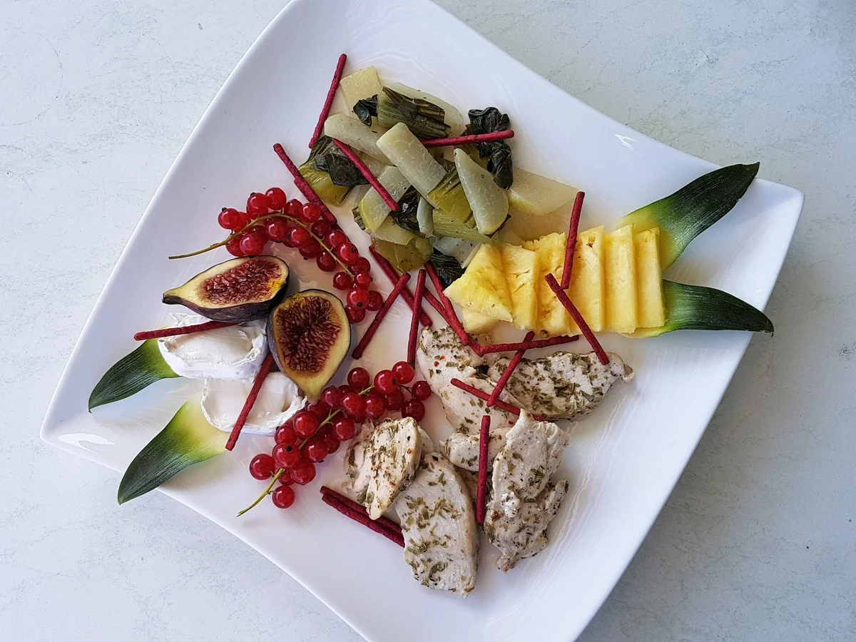 Putenbrust mit Pak-Choi, Früchten und Rote Beete-Sticks - Rezept - Bild Nr. 6148