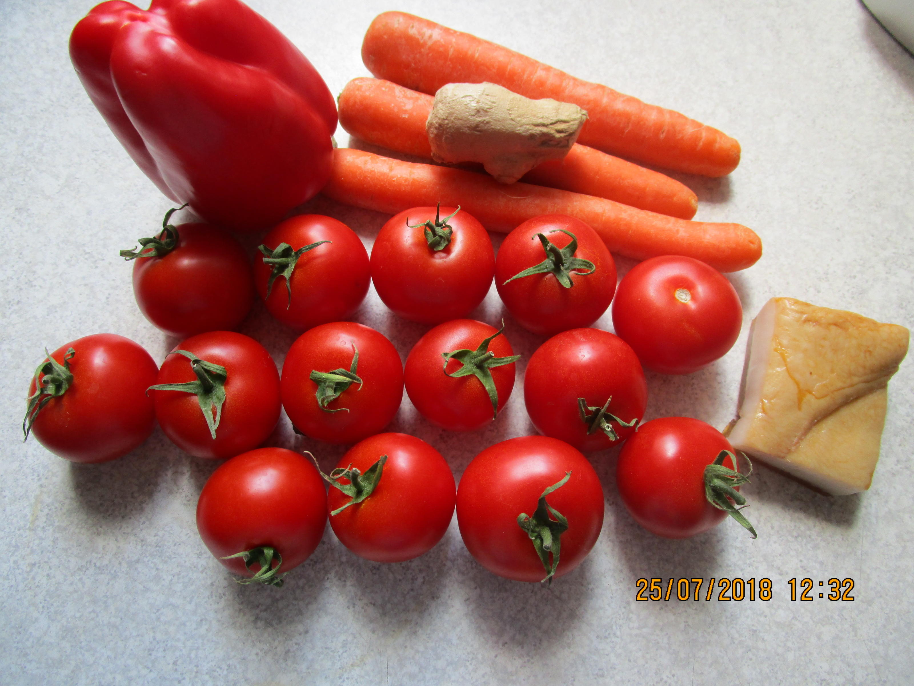 Bilder für Tomaten-Möhren-Ingwer-Süppchen - Rezept