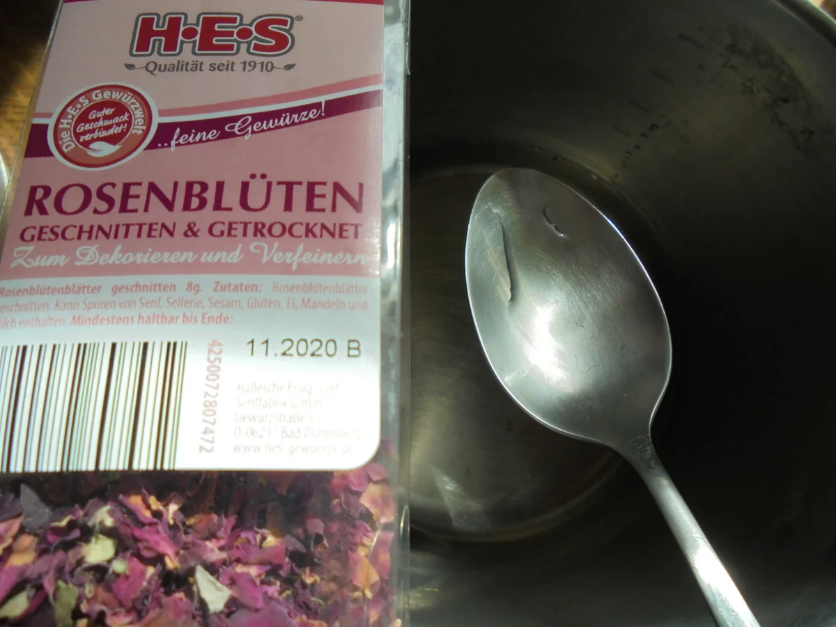 Rezept: Rosenwasser, gezuckert Bild Nr. 6222 Rosenwasser, gezuckert - Rezept - Bild Nr. 6222