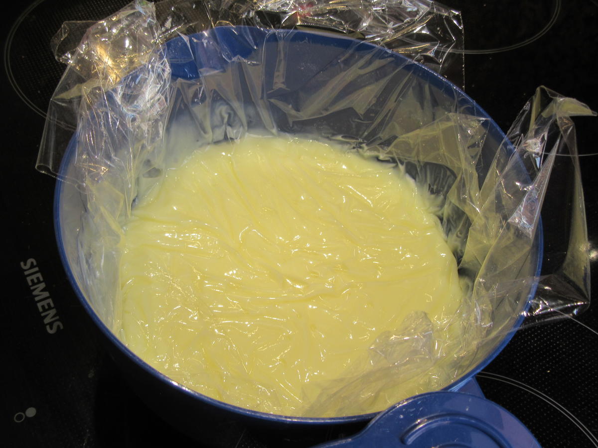 Backen: Zwetschgenkuchen mit Puddingcreme und "Speckkruste" - Rezept - Bild Nr. 6164
