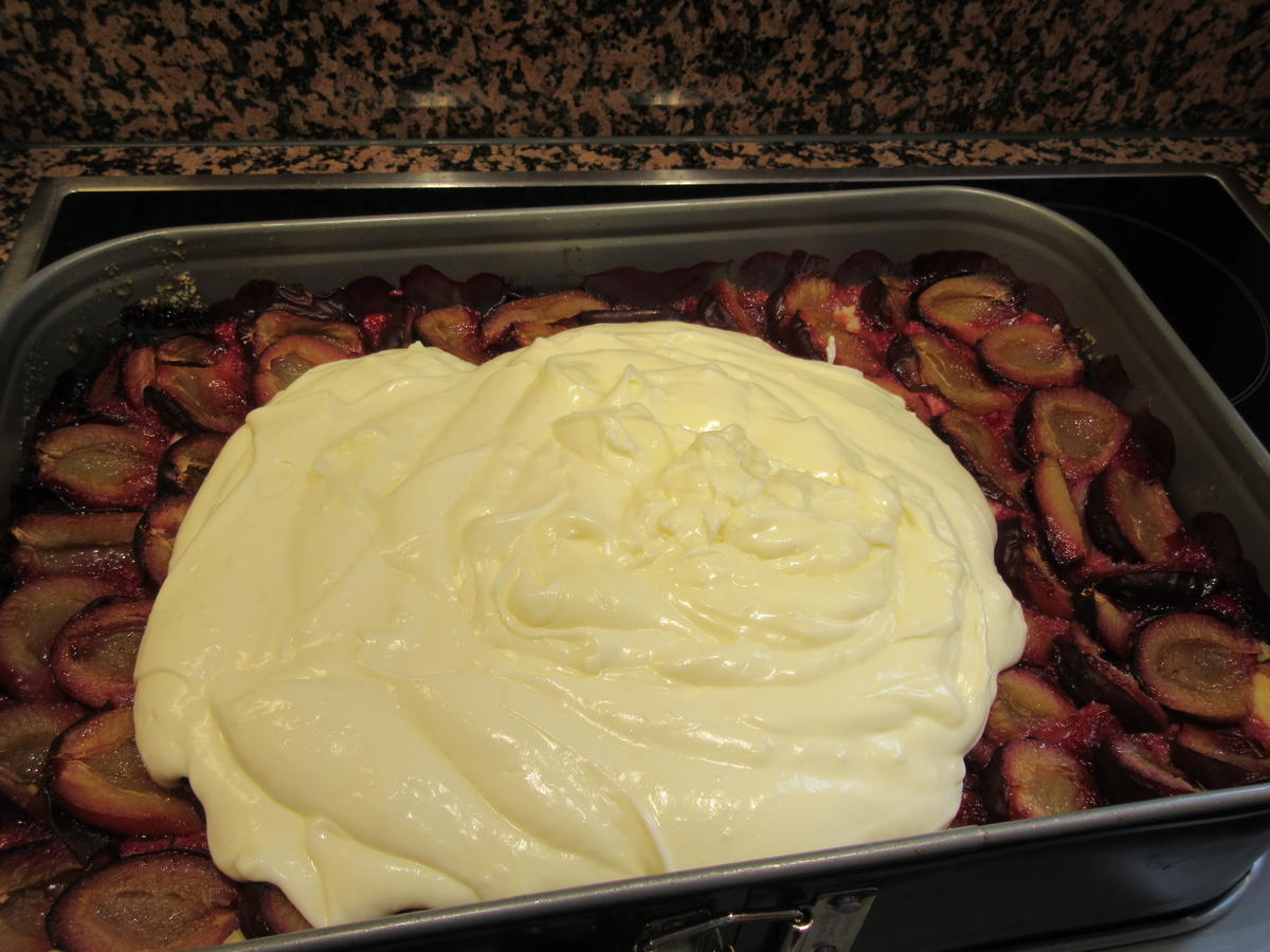 Backen: Zwetschgenkuchen mit Puddingcreme und "Speckkruste" - Rezept - Bild Nr. 6170