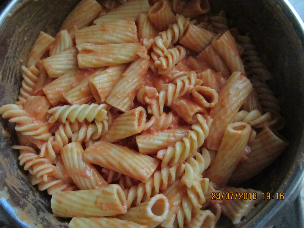 Cremiger Auflauf mit Tomaten/Nudeln und Mozzarellla - Rezept - Bild Nr. 6180