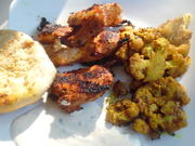 Huhn und Blumenkohl indisch vom Grill mit Joghurt-Minz-Dip - Rezept - Bild Nr. 6184