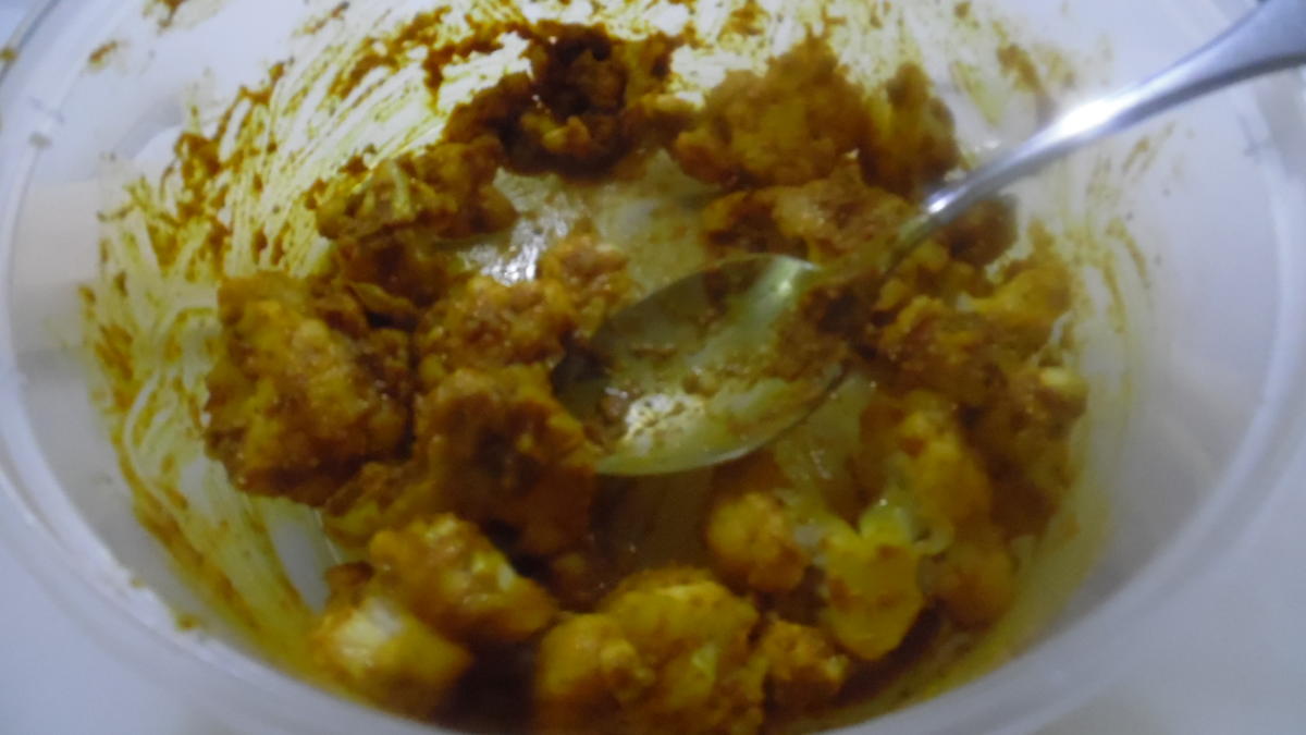 Huhn und Blumenkohl indisch vom Grill mit Joghurt-Minz-Dip - Rezept - Bild Nr. 6187