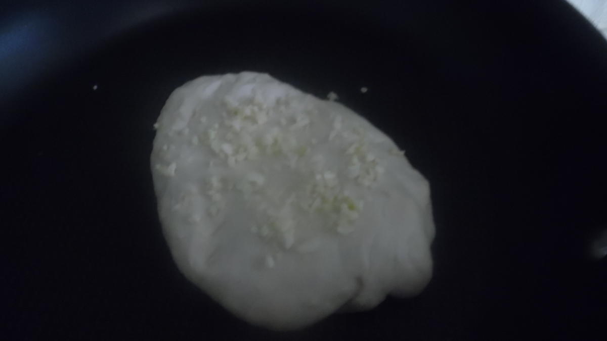 Garlic-Naan (Knoblauch-Naan)-Brot für den Grill - Rezept - Bild Nr. 4