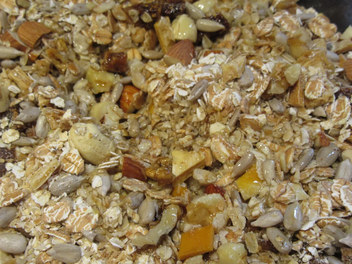 Rezept: Vorrat: Knuspermischung mit Körnern und Trockenfrüchten Bild Nr. 6196 Vorrat: Knuspermischung mit Körnern und Trockenfrüchten - Rezept - Bild Nr. 6196