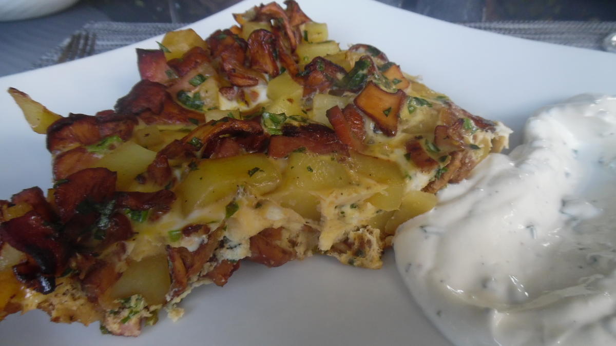 Frittata mit Pfifferlingen und Kräuter-Schmand - Rezept - Bild Nr. 6192