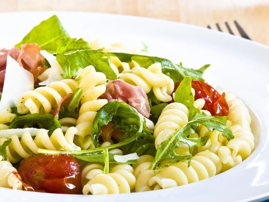 Dinkelnudelsalat mit Joghurt-Salatcreme - Rezept - Bild Nr. 2