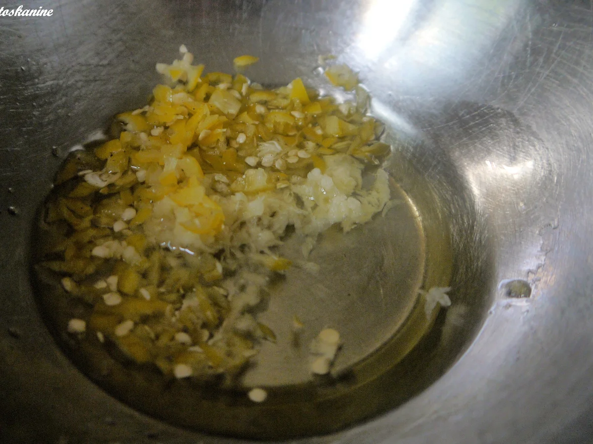 Büffelmozzarella mit Tomaten-Pflaumen-Salsa - Rezept - Bild Nr. 3